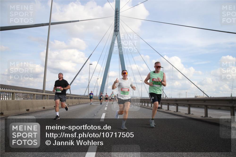 03.10.2026 - Köhlbrandbrückenlauf Jannik Wohlers http://msf.ph/oto/10717505 03.10.2026 15:21:34 Position 1  meine-sportfotos.de