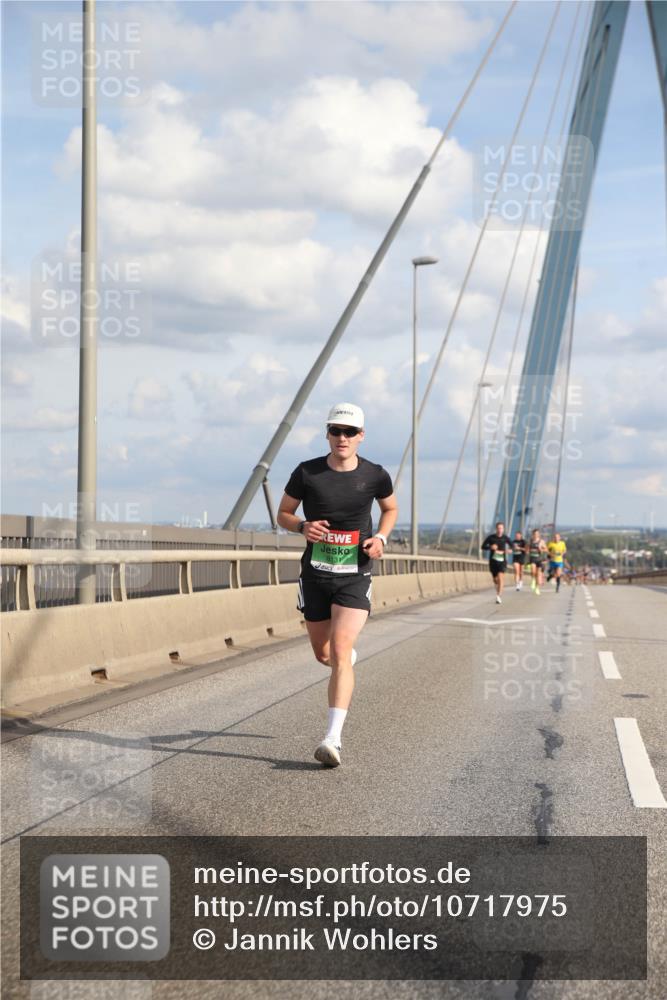 03.10.2026 - Köhlbrandbrückenlauf Jannik Wohlers http://msf.ph/oto/10717975 03.10.2026 15:18:36 Position 1  meine-sportfotos.de