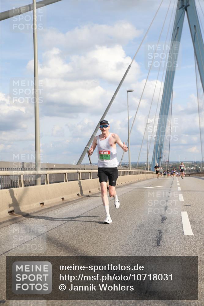 03.10.2026 - Köhlbrandbrückenlauf Jannik Wohlers http://msf.ph/oto/10718031 03.10.2026 15:19:03 Position 1  meine-sportfotos.de