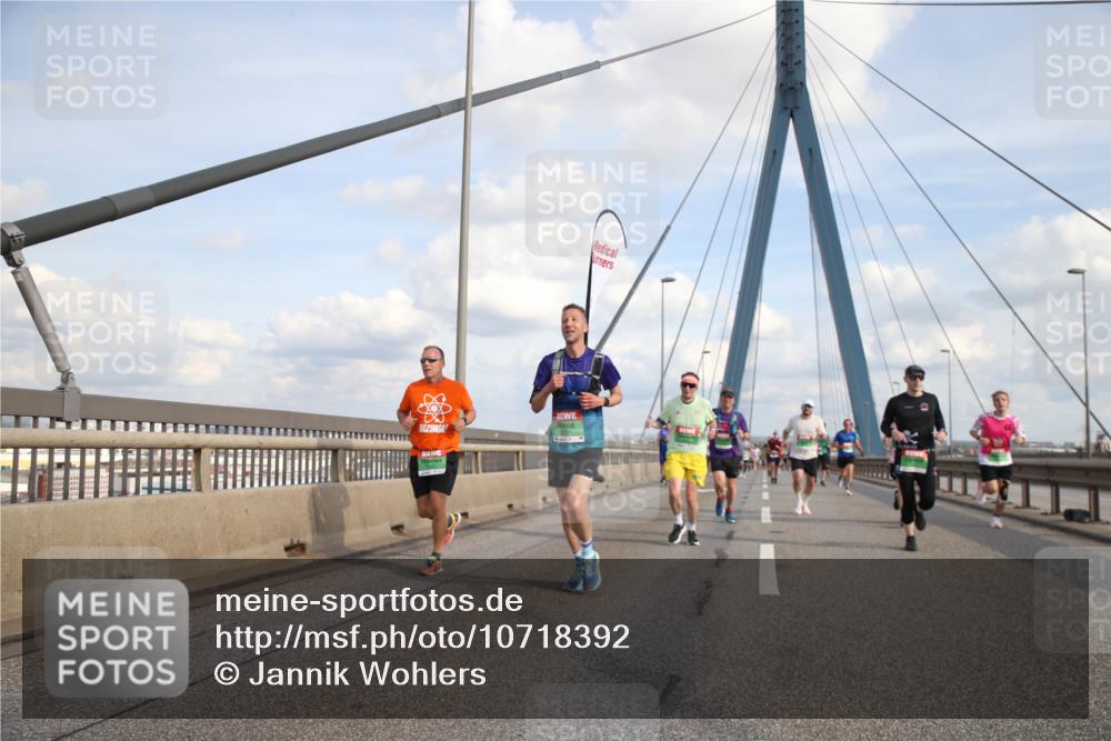 03.10.2026 - Köhlbrandbrückenlauf Jannik Wohlers http://msf.ph/oto/10718392 03.10.2026 15:23:04 Position 1  meine-sportfotos.de