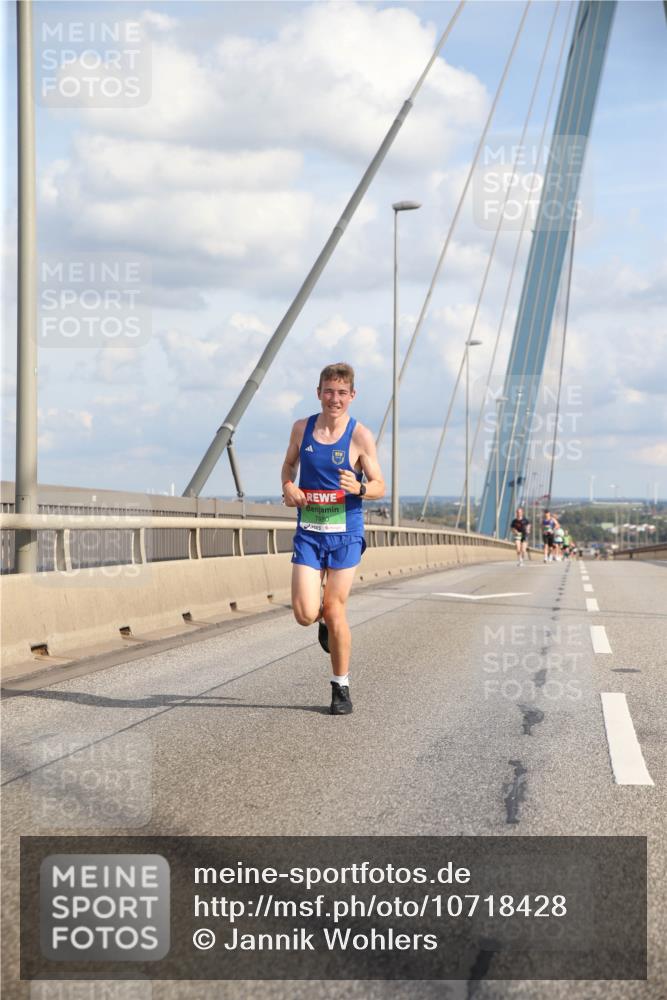 03.10.2026 - Köhlbrandbrückenlauf Jannik Wohlers http://msf.ph/oto/10718428 03.10.2026 15:18:06 Position 1 7880 meine-sportfotos.de
