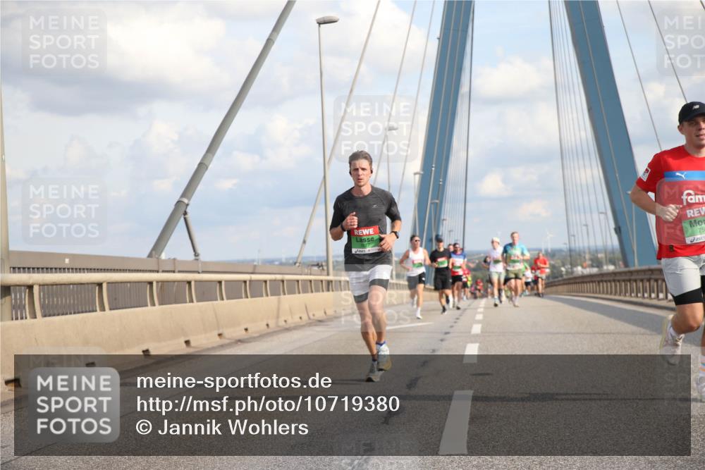 03.10.2026 - Köhlbrandbrückenlauf Jannik Wohlers http://msf.ph/oto/10719380 03.10.2026 15:20:59 Position 1 75 meine-sportfotos.de