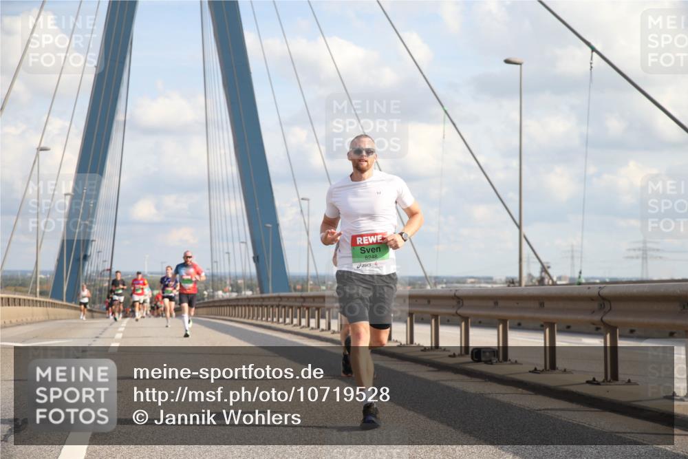 03.10.2026 - Köhlbrandbrückenlauf Jannik Wohlers http://msf.ph/oto/10719528 03.10.2026 15:20:49 Position 1 8248 meine-sportfotos.de