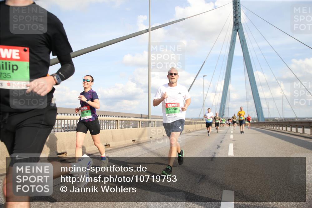 03.10.2026 - Köhlbrandbrückenlauf Jannik Wohlers http://msf.ph/oto/10719753 03.10.2026 15:24:51 Position 1 735, 8339 meine-sportfotos.de