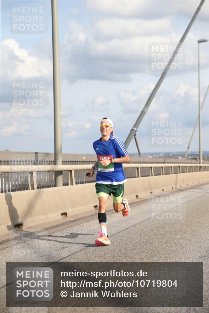 03.10.2026 - Köhlbrandbrückenlauf Jannik Wohlers http://msf.ph/oto/10719804 03.10.2026 15:17:25 Position 1  meine-sportfotos.de