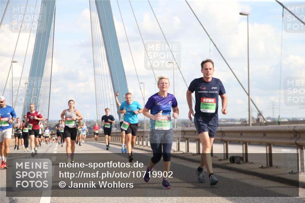 03.10.2026 - Köhlbrandbrückenlauf Jannik Wohlers http://msf.ph/oto/10719902 03.10.2026 15:27:17 Position 1 8652, 2010, 8653 meine-sportfotos.de