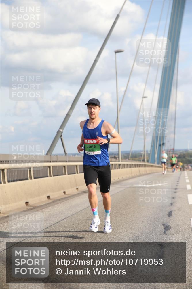 03.10.2026 - Köhlbrandbrückenlauf Jannik Wohlers http://msf.ph/oto/10719953 03.10.2026 15:18:17 Position 1 8067 meine-sportfotos.de