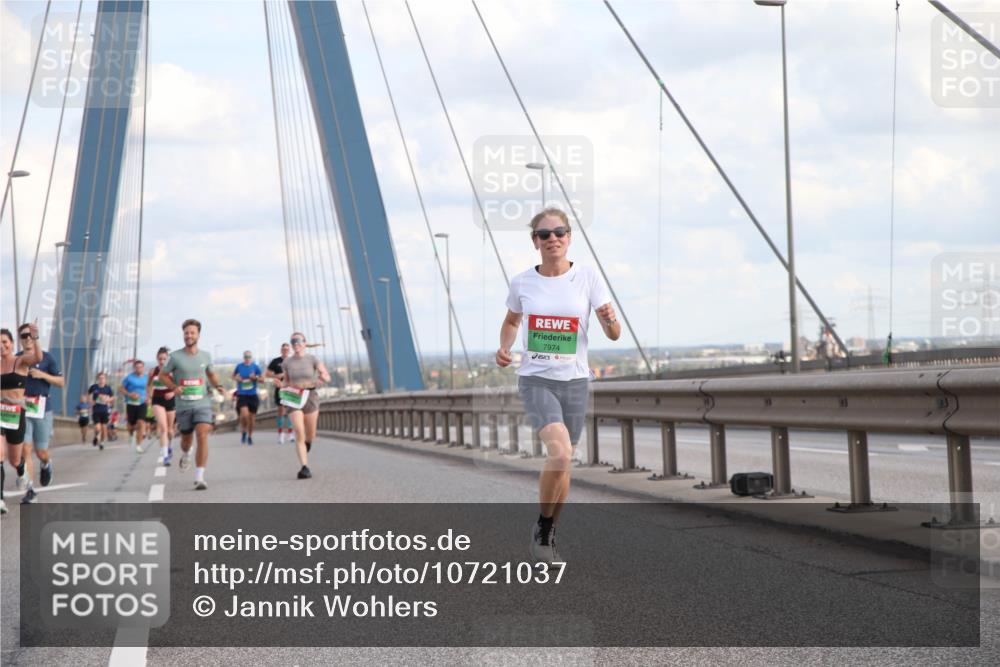 03.10.2026 - Köhlbrandbrückenlauf Jannik Wohlers http://msf.ph/oto/10721037 03.10.2026 15:22:24 Position 1 7974 meine-sportfotos.de