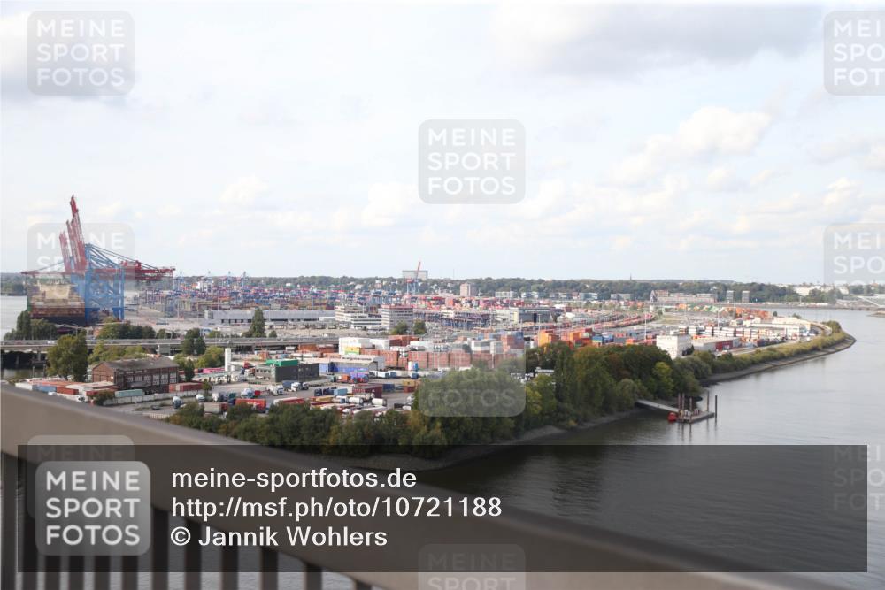 03.10.2026 - Köhlbrandbrückenlauf Jannik Wohlers http://msf.ph/oto/10721188 03.10.2026 15:01:57 Position 1  meine-sportfotos.de