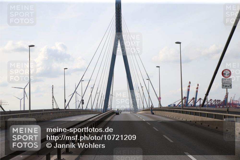 03.10.2026 - Köhlbrandbrückenlauf Jannik Wohlers http://msf.ph/oto/10721209 03.10.2026 14:52:17 Position 1 50, 300 meine-sportfotos.de