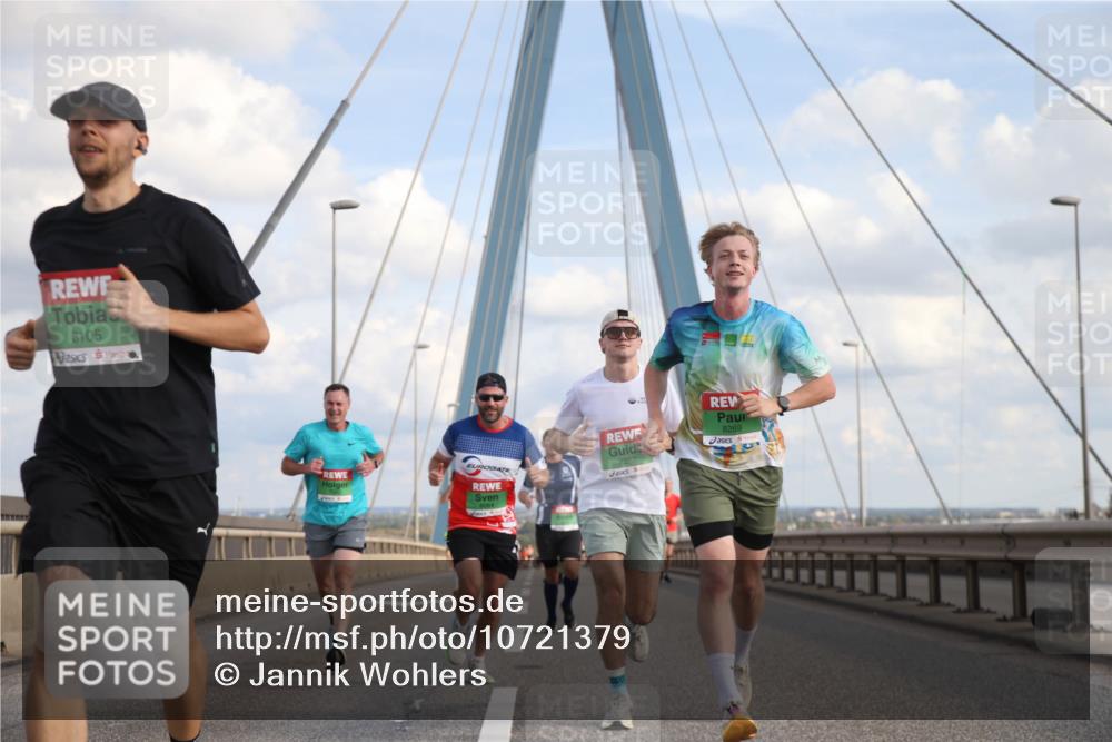 03.10.2026 - Köhlbrandbrückenlauf Jannik Wohlers http://msf.ph/oto/10721379 03.10.2026 15:21:06 Position 1 8105, 8269, 8257 meine-sportfotos.de