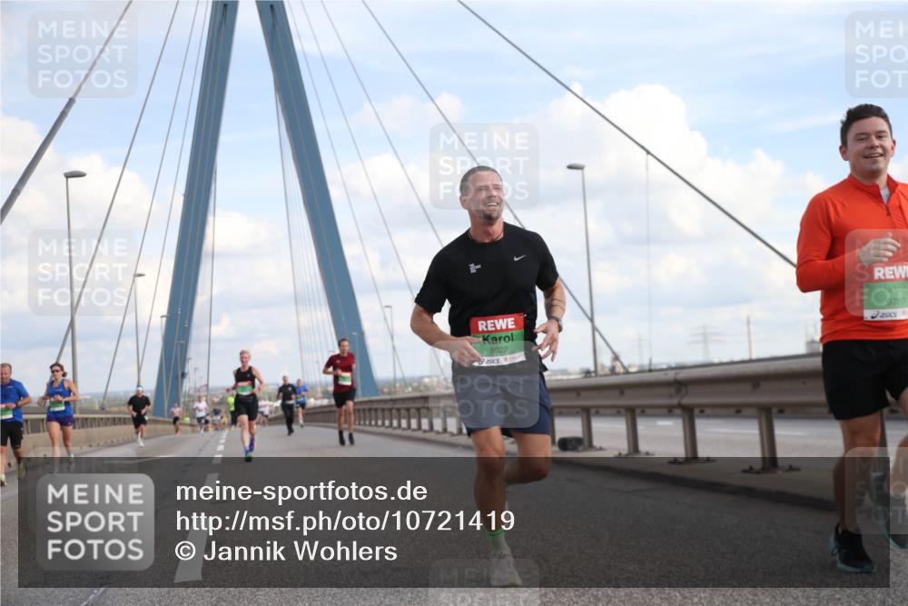 03.10.2026 - Köhlbrandbrückenlauf Jannik Wohlers http://msf.ph/oto/10721419 03.10.2026 15:22:07 Position 1 8022, 9787 meine-sportfotos.de
