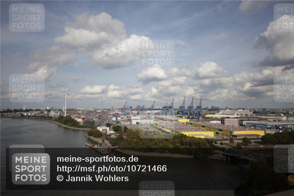 03.10.2026 - Köhlbrandbrückenlauf Jannik Wohlers http://msf.ph/oto/10721466 03.10.2026 14:51:42 Position 1  meine-sportfotos.de