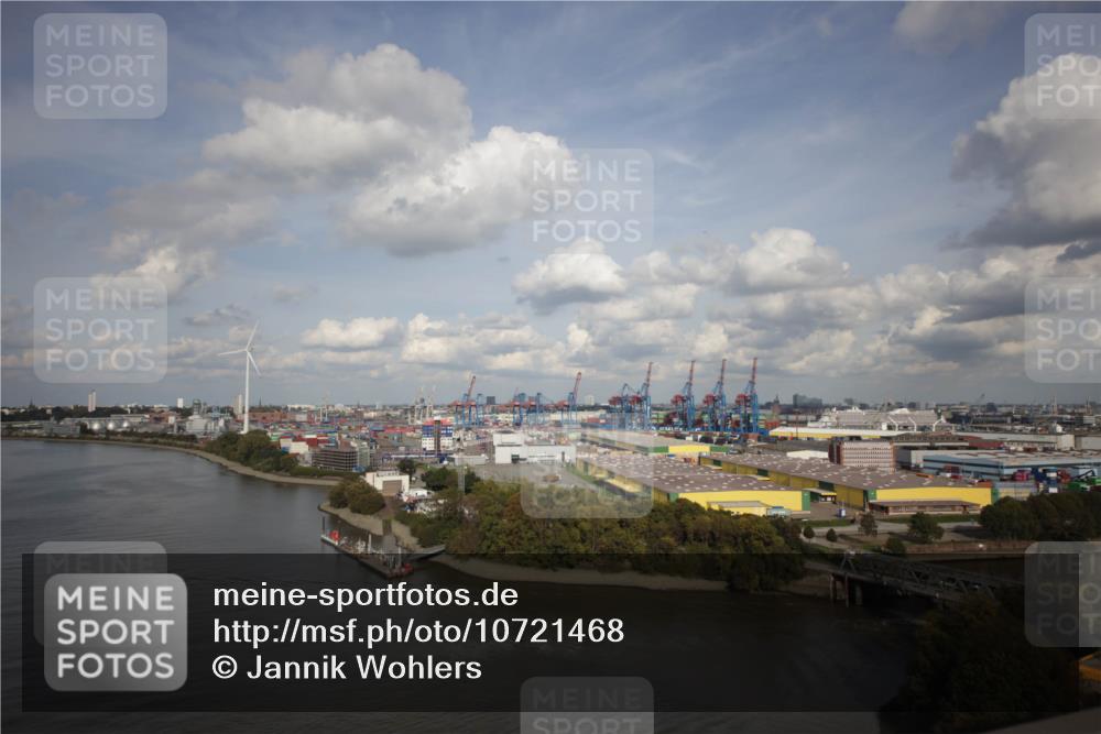 03.10.2026 - Köhlbrandbrückenlauf Jannik Wohlers http://msf.ph/oto/10721468 03.10.2026 14:51:43 Position 1  meine-sportfotos.de