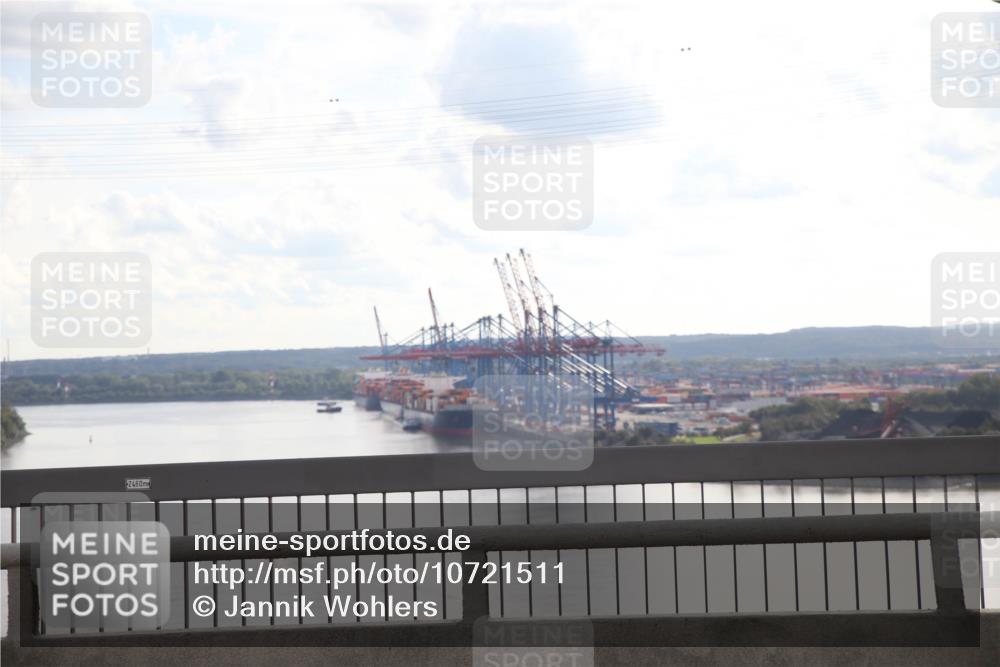 03.10.2026 - Köhlbrandbrückenlauf Jannik Wohlers http://msf.ph/oto/10721511 03.10.2026 15:03:22 Position 1 2450 meine-sportfotos.de