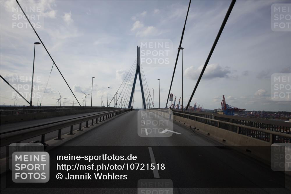 03.10.2026 - Köhlbrandbrückenlauf Jannik Wohlers http://msf.ph/oto/10721518 03.10.2026 15:01:18 Position 1  meine-sportfotos.de