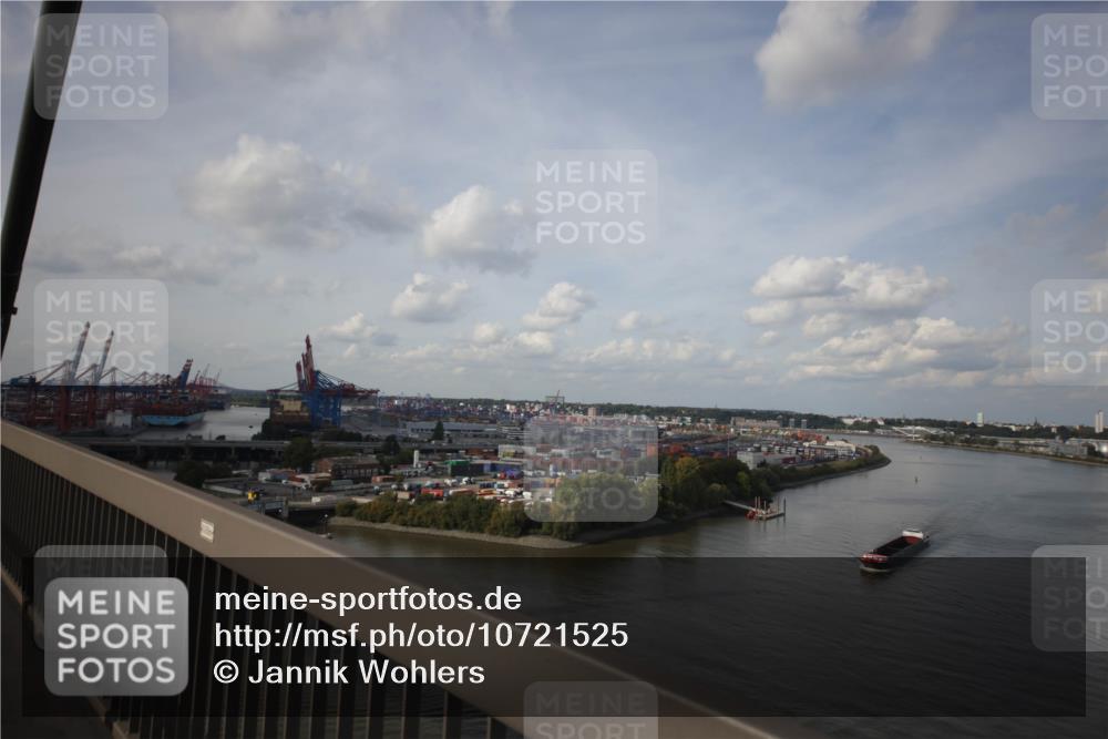 03.10.2026 - Köhlbrandbrückenlauf Jannik Wohlers http://msf.ph/oto/10721525 03.10.2026 14:51:27 Position 1  meine-sportfotos.de