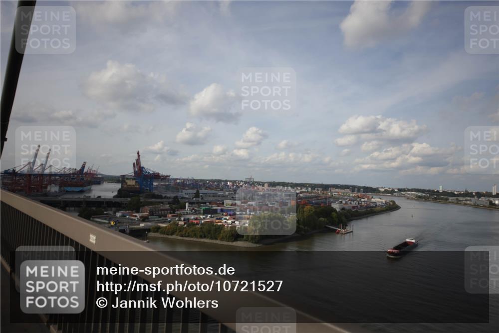 03.10.2026 - Köhlbrandbrückenlauf Jannik Wohlers http://msf.ph/oto/10721527 03.10.2026 14:51:27 Position 1  meine-sportfotos.de