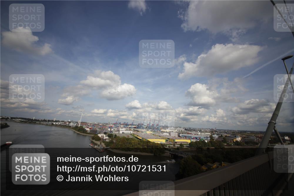 03.10.2026 - Köhlbrandbrückenlauf Jannik Wohlers http://msf.ph/oto/10721531 03.10.2026 14:51:30 Position 1  meine-sportfotos.de