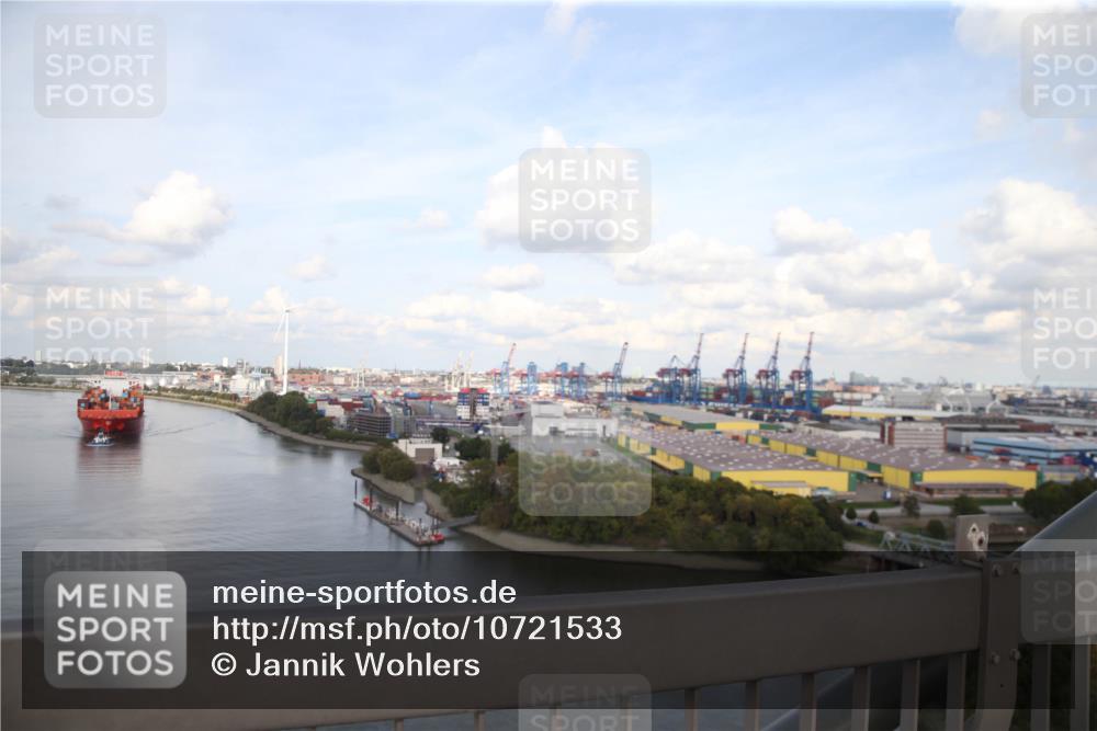 03.10.2026 - Köhlbrandbrückenlauf Jannik Wohlers http://msf.ph/oto/10721533 03.10.2026 15:02:01 Position 1  meine-sportfotos.de