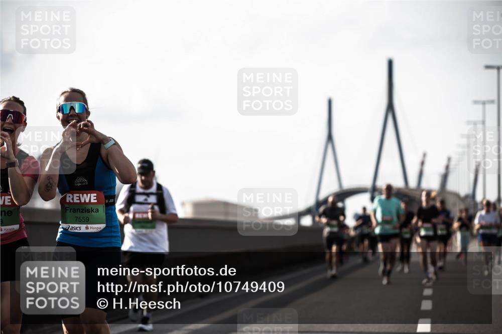03.10.2026 - Köhlbrandbrückenlauf H.Heesch http://msf.ph/oto/10749409 03.10.2026 16:07:22 Position 3 7559 meine-sportfotos.de