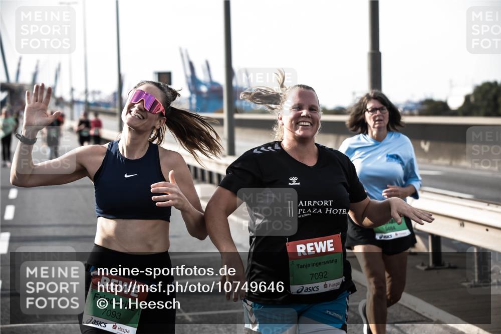 03.10.2026 - Köhlbrandbrückenlauf H.Heesch http://msf.ph/oto/10749646 03.10.2026 16:13:17 Position 3 7093, 7092, 6484 meine-sportfotos.de