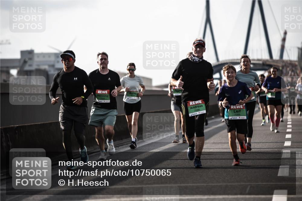 03.10.2026 - Köhlbrandbrückenlauf H.Heesch http://msf.ph/oto/10750065 03.10.2026 16:07:47 Position 3 7684, 7088, 7089 meine-sportfotos.de