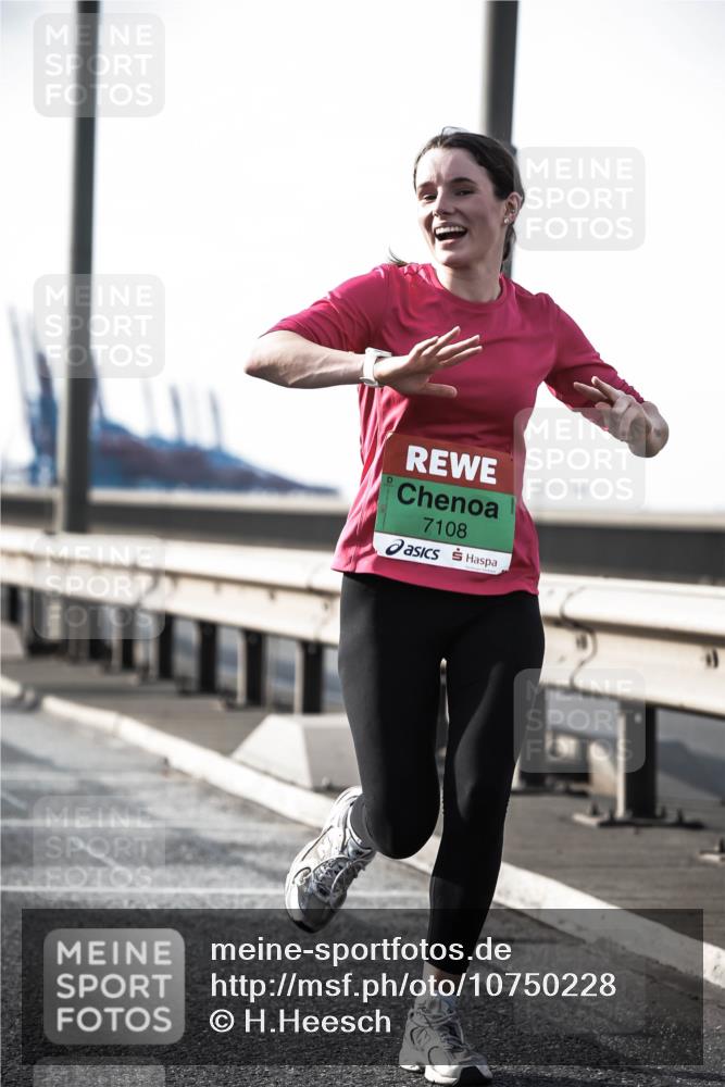 03.10.2026 - Köhlbrandbrückenlauf H.Heesch http://msf.ph/oto/10750228 03.10.2026 16:13:39 Position 3 7108 meine-sportfotos.de