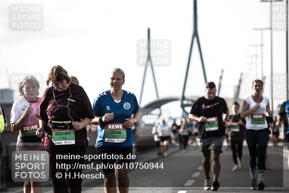 03.10.2026 - Köhlbrandbrückenlauf H.Heesch http://msf.ph/oto/10750944 03.10.2026 16:14:19 Position 3 7764, 9671 meine-sportfotos.de