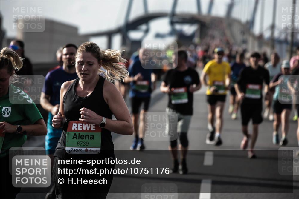 03.10.2026 - Köhlbrandbrückenlauf H.Heesch http://msf.ph/oto/10751176 03.10.2026 16:08:43 Position 3 8739 meine-sportfotos.de