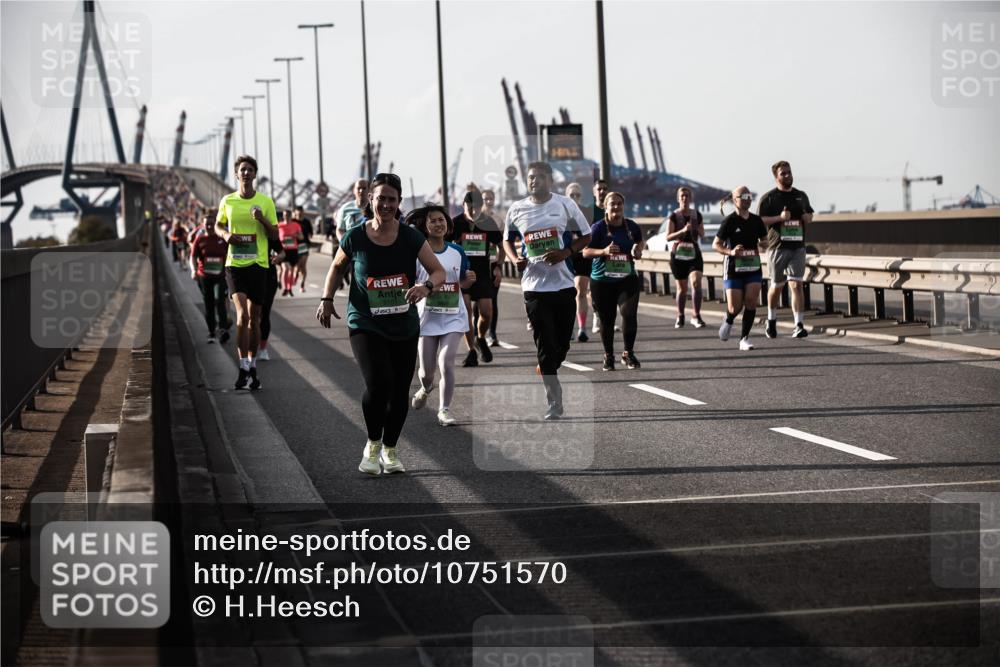 03.10.2026 - Köhlbrandbrückenlauf H.Heesch http://msf.ph/oto/10751570 03.10.2026 16:09:09 Position 3  meine-sportfotos.de