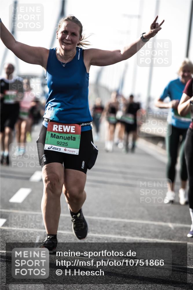 03.10.2026 - Köhlbrandbrückenlauf H.Heesch http://msf.ph/oto/10751866 03.10.2026 16:15:11 Position 3 9225 meine-sportfotos.de