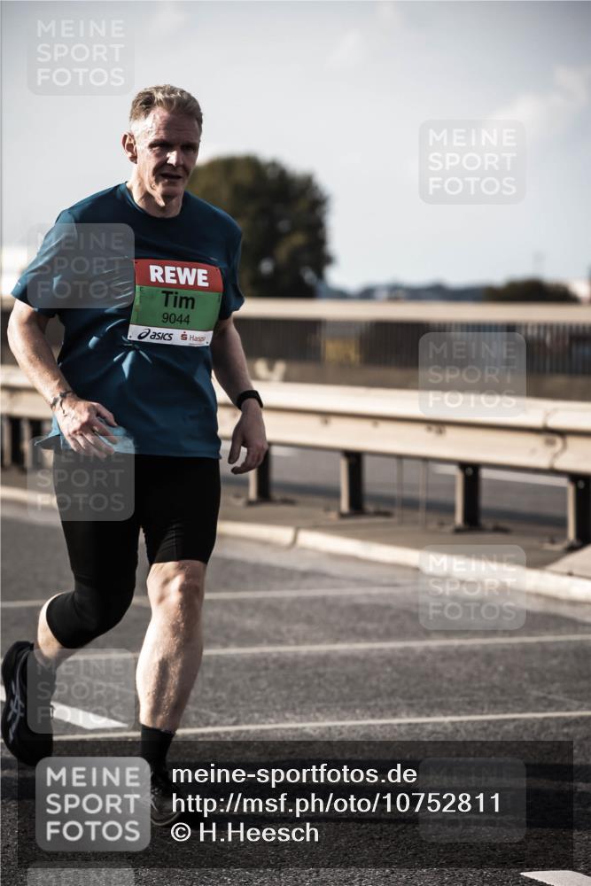 03.10.2026 - Köhlbrandbrückenlauf H.Heesch http://msf.ph/oto/10752811 03.10.2026 16:10:15 Position 3 9044 meine-sportfotos.de