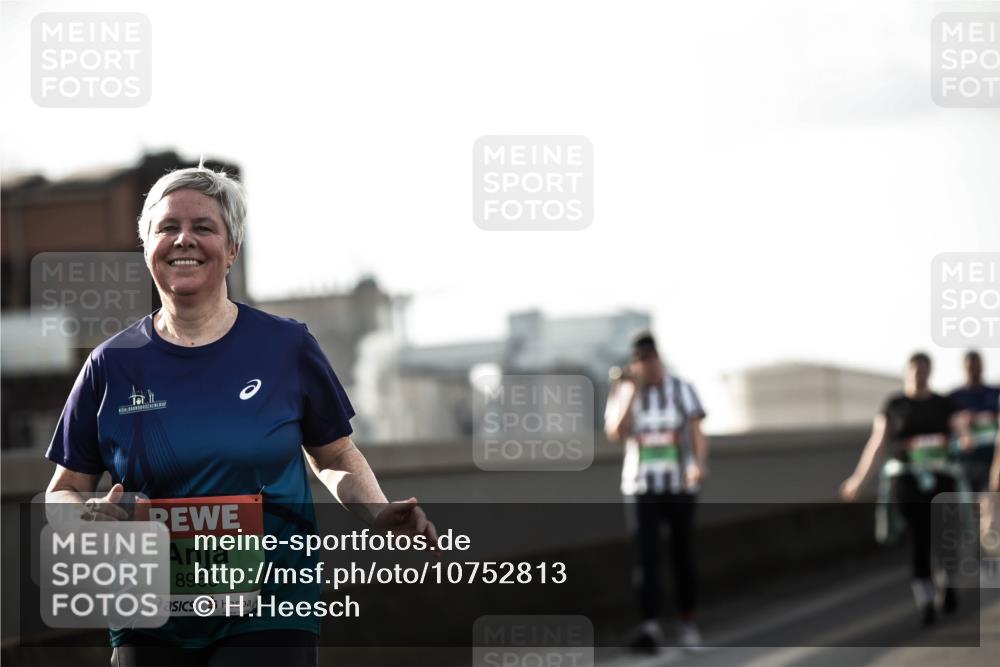 03.10.2026 - Köhlbrandbrückenlauf H.Heesch http://msf.ph/oto/10752813 03.10.2026 16:15:41 Position 3 8960 meine-sportfotos.de
