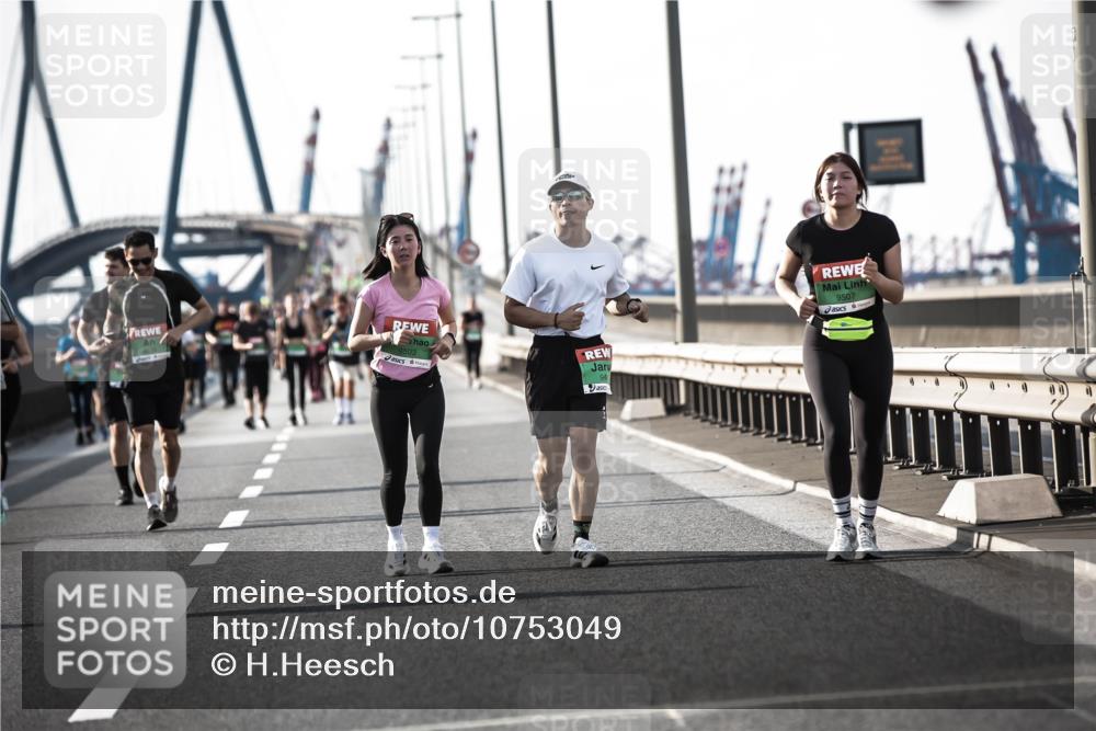 03.10.2026 - Köhlbrandbrückenlauf H.Heesch http://msf.ph/oto/10753049 03.10.2026 16:15:48 Position 3 9503, 9507 meine-sportfotos.de