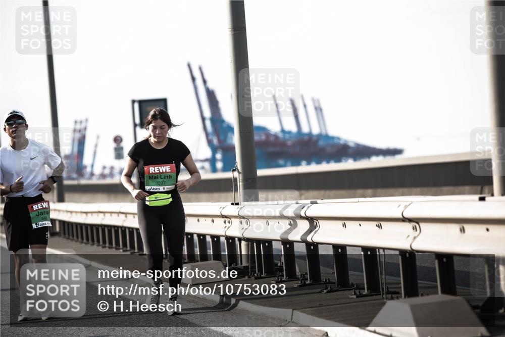 03.10.2026 - Köhlbrandbrückenlauf H.Heesch http://msf.ph/oto/10753083 03.10.2026 16:15:49 Position 3 946, 9507 meine-sportfotos.de