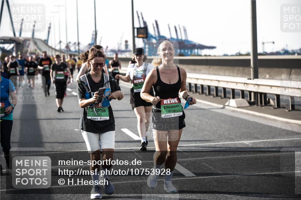 03.10.2026 - Köhlbrandbrückenlauf H.Heesch http://msf.ph/oto/10753928 03.10.2026 16:16:16 Position 3 231, 8749 meine-sportfotos.de
