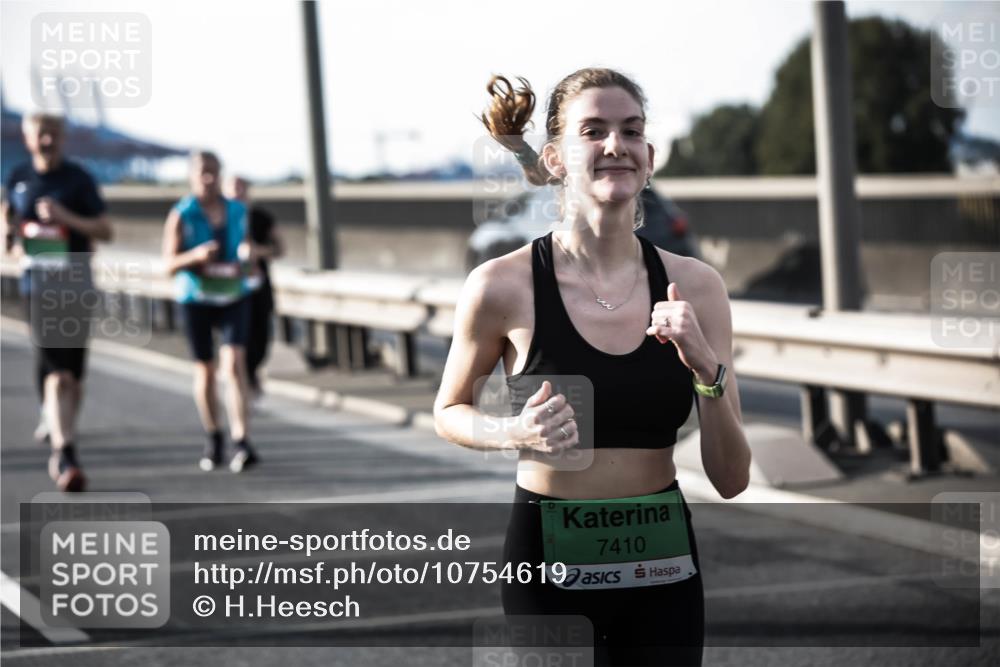 03.10.2026 - Köhlbrandbrückenlauf H.Heesch http://msf.ph/oto/10754619 03.10.2026 16:16:25 Position 3 7410 meine-sportfotos.de