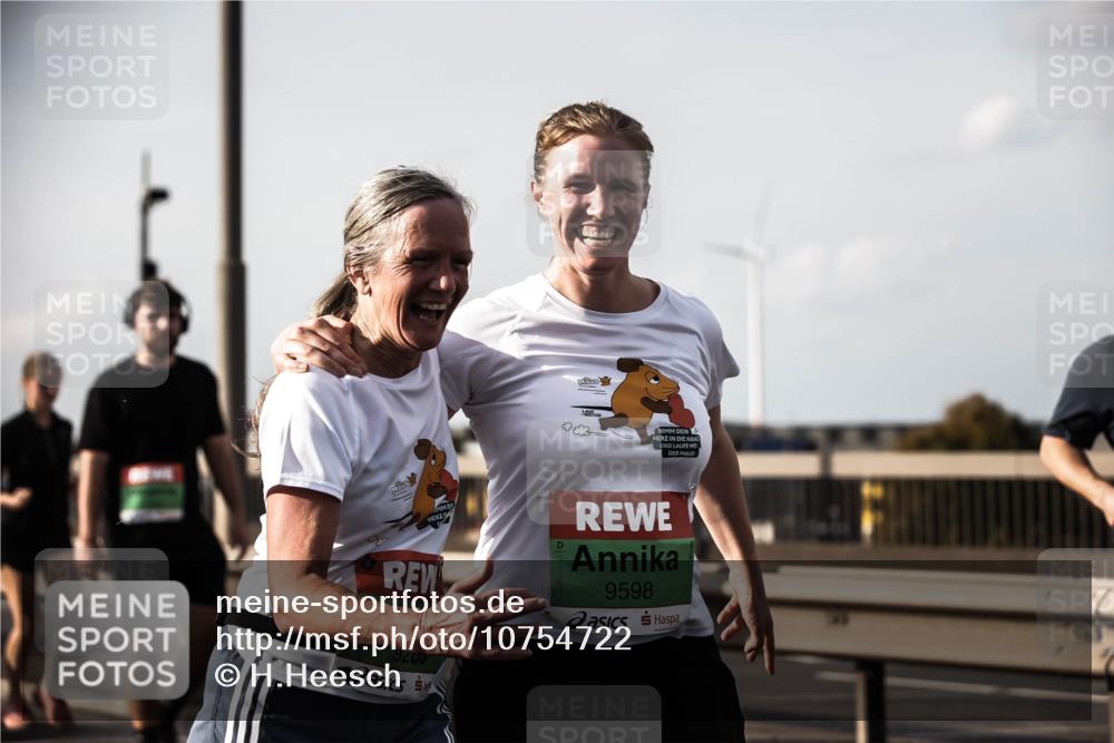 03.10.2026 - Köhlbrandbrückenlauf H.Heesch http://msf.ph/oto/10754722 03.10.2026 16:11:11 Position 3 9205, 9598 meine-sportfotos.de