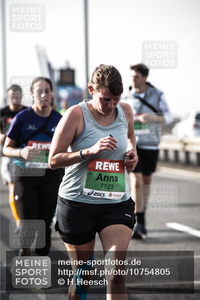 03.10.2026 - Köhlbrandbrückenlauf H.Heesch http://msf.ph/oto/10754805 03.10.2026 16:12:10 Position 3 7123 meine-sportfotos.de