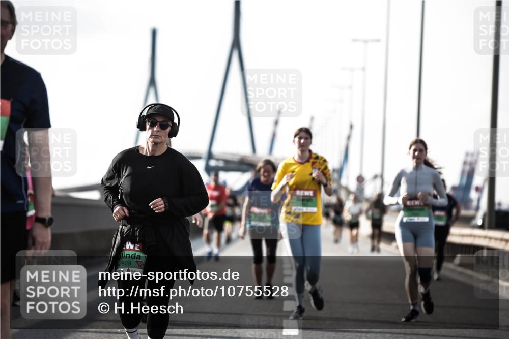 03.10.2026 - Köhlbrandbrückenlauf H.Heesch http://msf.ph/oto/10755528 03.10.2026 16:16:49 Position 3 8828 meine-sportfotos.de