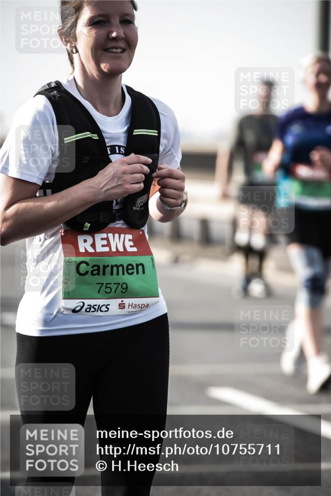 03.10.2026 - Köhlbrandbrückenlauf H.Heesch http://msf.ph/oto/10755711 03.10.2026 16:11:43 Position 3 7579 meine-sportfotos.de