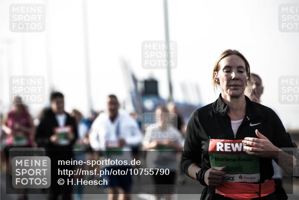 03.10.2026 - Köhlbrandbrückenlauf H.Heesch http://msf.ph/oto/10755790 03.10.2026 16:12:31 Position 3 8885 meine-sportfotos.de