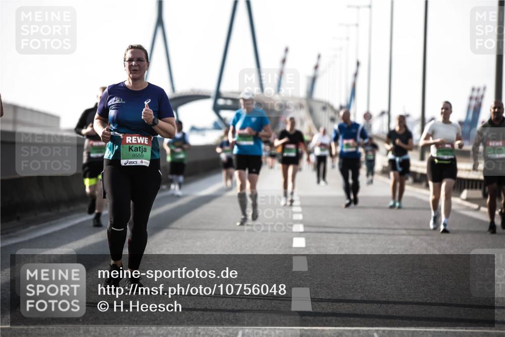 03.10.2026 - Köhlbrandbrückenlauf H.Heesch http://msf.ph/oto/10756048 03.10.2026 16:17:10 Position 3 9559 meine-sportfotos.de