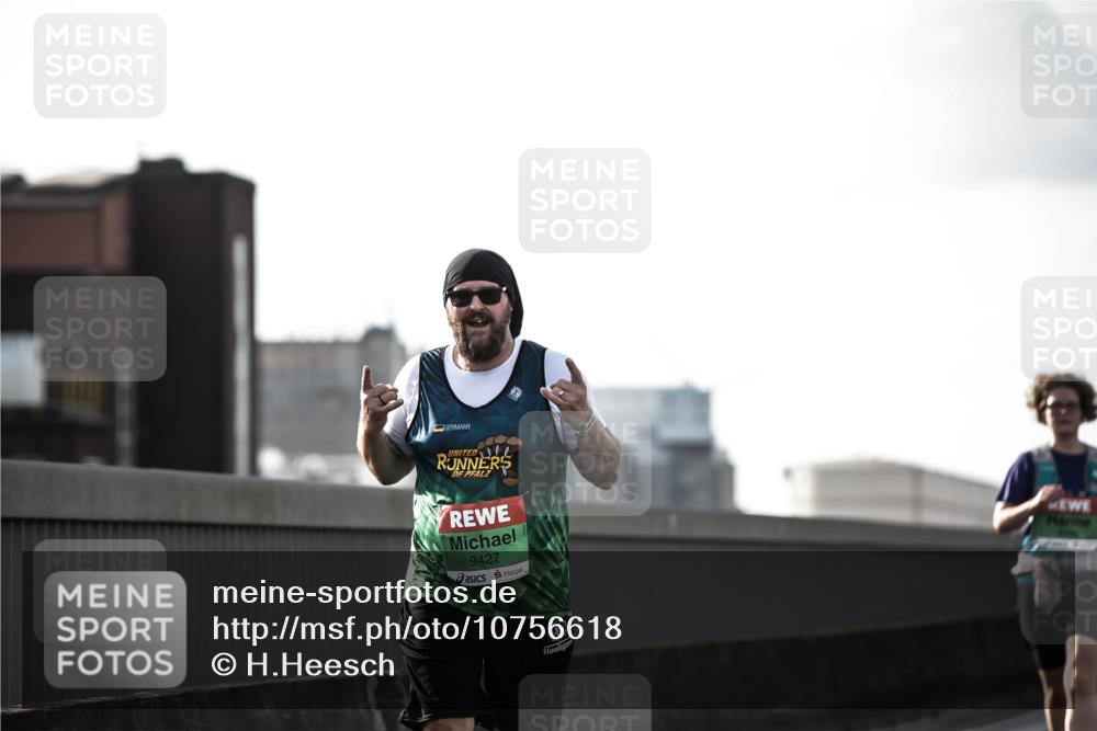 03.10.2026 - Köhlbrandbrückenlauf H.Heesch http://msf.ph/oto/10756618 03.10.2026 16:17:32 Position 3 9427 meine-sportfotos.de