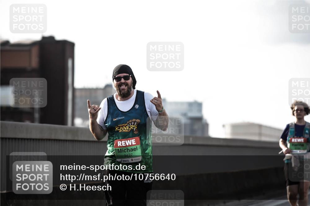 03.10.2026 - Köhlbrandbrückenlauf H.Heesch http://msf.ph/oto/10756640 03.10.2026 16:17:33 Position 3 9427 meine-sportfotos.de