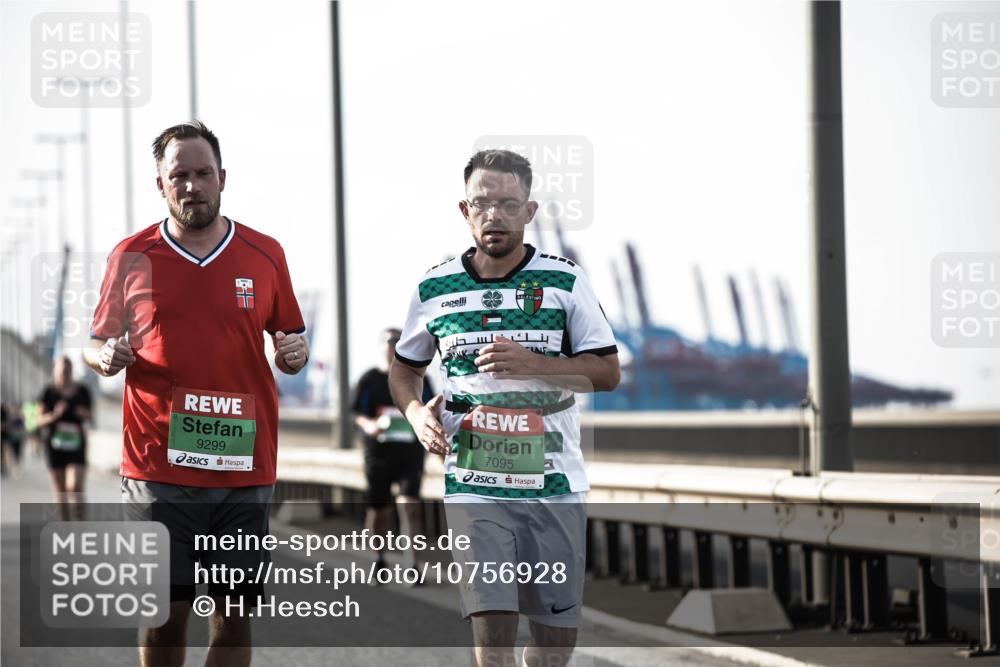 03.10.2026 - Köhlbrandbrückenlauf H.Heesch http://msf.ph/oto/10756928 03.10.2026 16:17:57 Position 3 9299, 7095 meine-sportfotos.de
