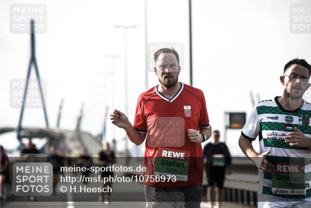 03.10.2026 - Köhlbrandbrückenlauf H.Heesch http://msf.ph/oto/10756973 03.10.2026 16:17:58 Position 3 9299, 7095 meine-sportfotos.de