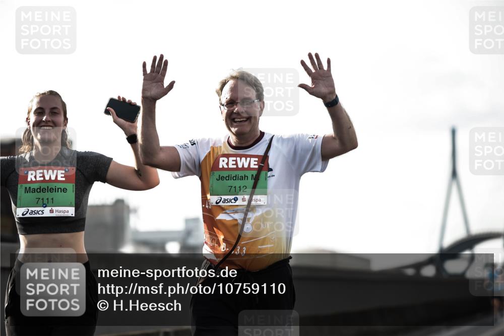 03.10.2026 - Köhlbrandbrückenlauf H.Heesch http://msf.ph/oto/10759110 03.10.2026 16:19:00 Position 3 7111, 16, 7112, 33, 13 meine-sportfotos.de