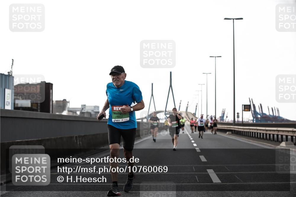 03.10.2026 - Köhlbrandbrückenlauf H.Heesch http://msf.ph/oto/10760069 03.10.2026 16:19:21 Position 3 15, 8807 meine-sportfotos.de